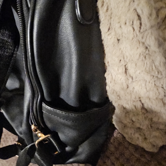 Black purse/backpack - Picture 5 of 7